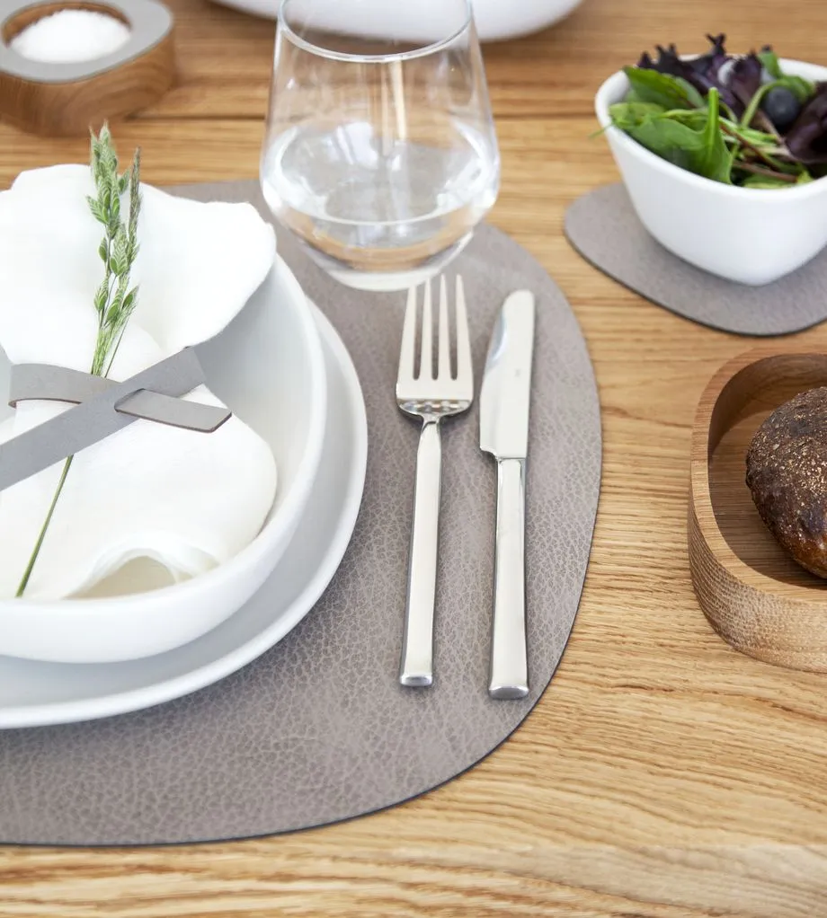 LINDDNA Dinner Mat Curve / Reversible - BULL Warm Grey / BULL Black