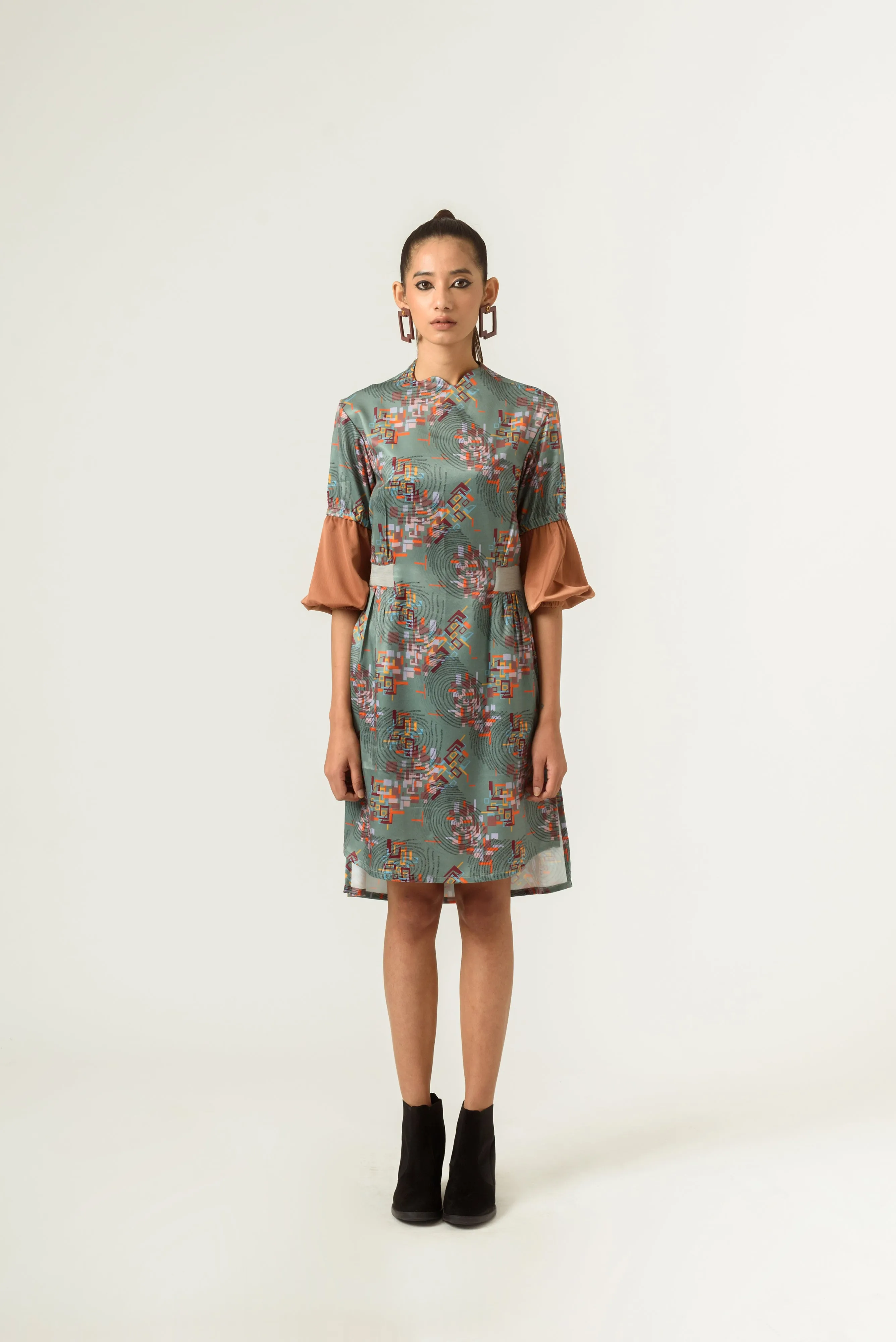 Longing Print Balloon Sleeves Fitted Dress
