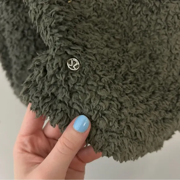 Lululemon Warm Restore Sherpa Pullover Sweater in Army Green