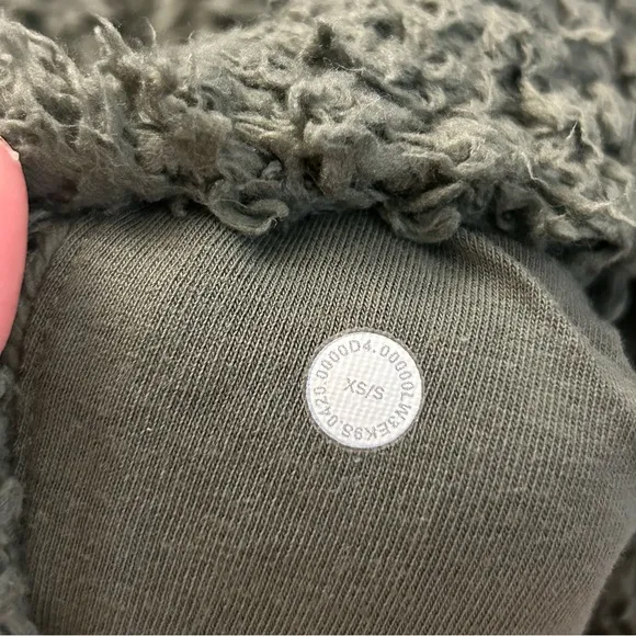 Lululemon Warm Restore Sherpa Pullover Sweater in Army Green