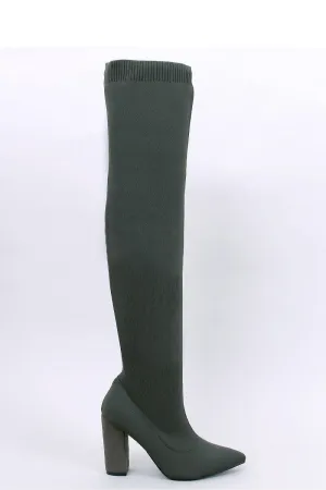 Musketeer boots