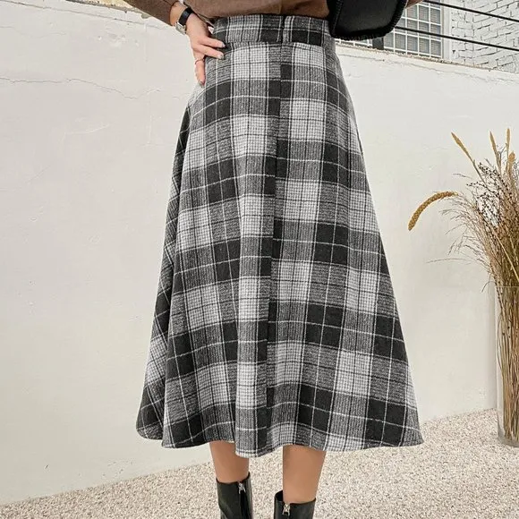 New High Waist Plaid A-line Skirt Black and white