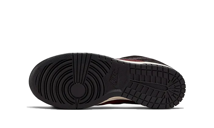 Nike Dunk Low SE Fleece Pack Burgundy Crush