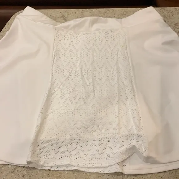 NWOT NZ ACTIVE by NIC ZOE Active Lace Skort in Paper White Size Large