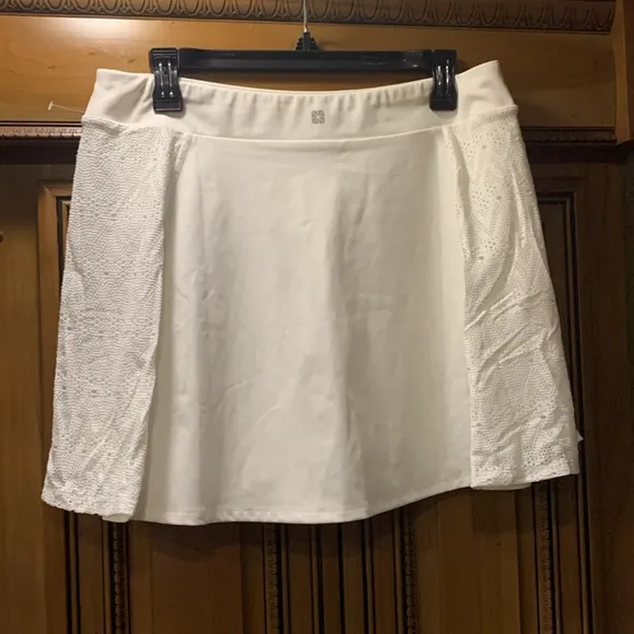 NWOT NZ ACTIVE by NIC ZOE Active Lace Skort in Paper White Size Large