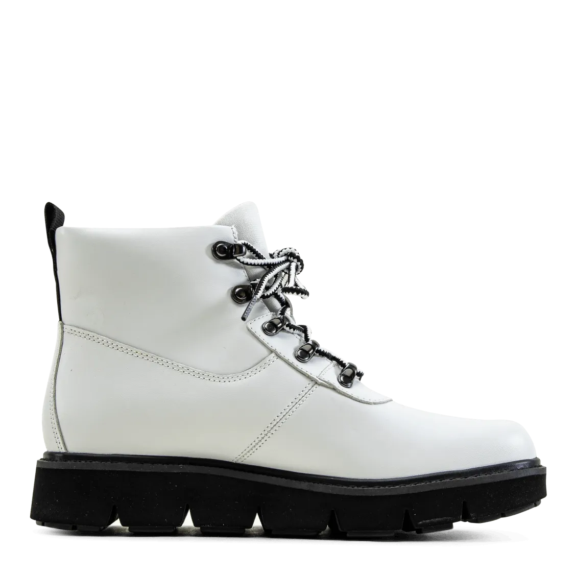 Raywood Alpine Hiker White