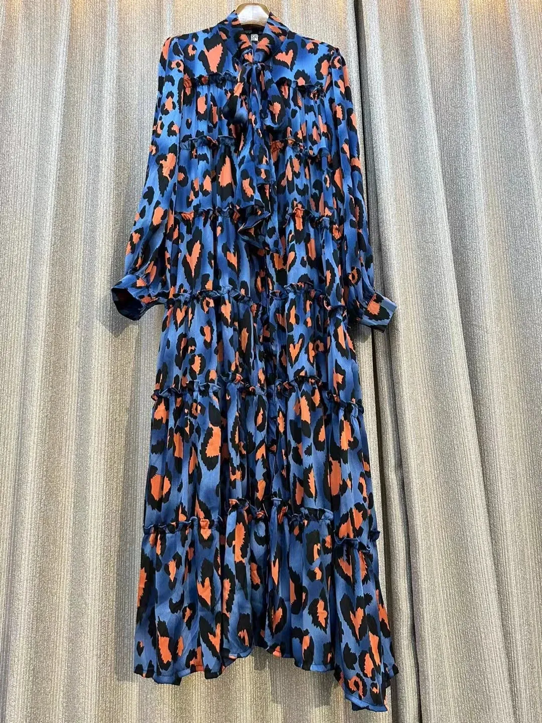 Retro Lantern Sleeve Bow Stand Collar Dress