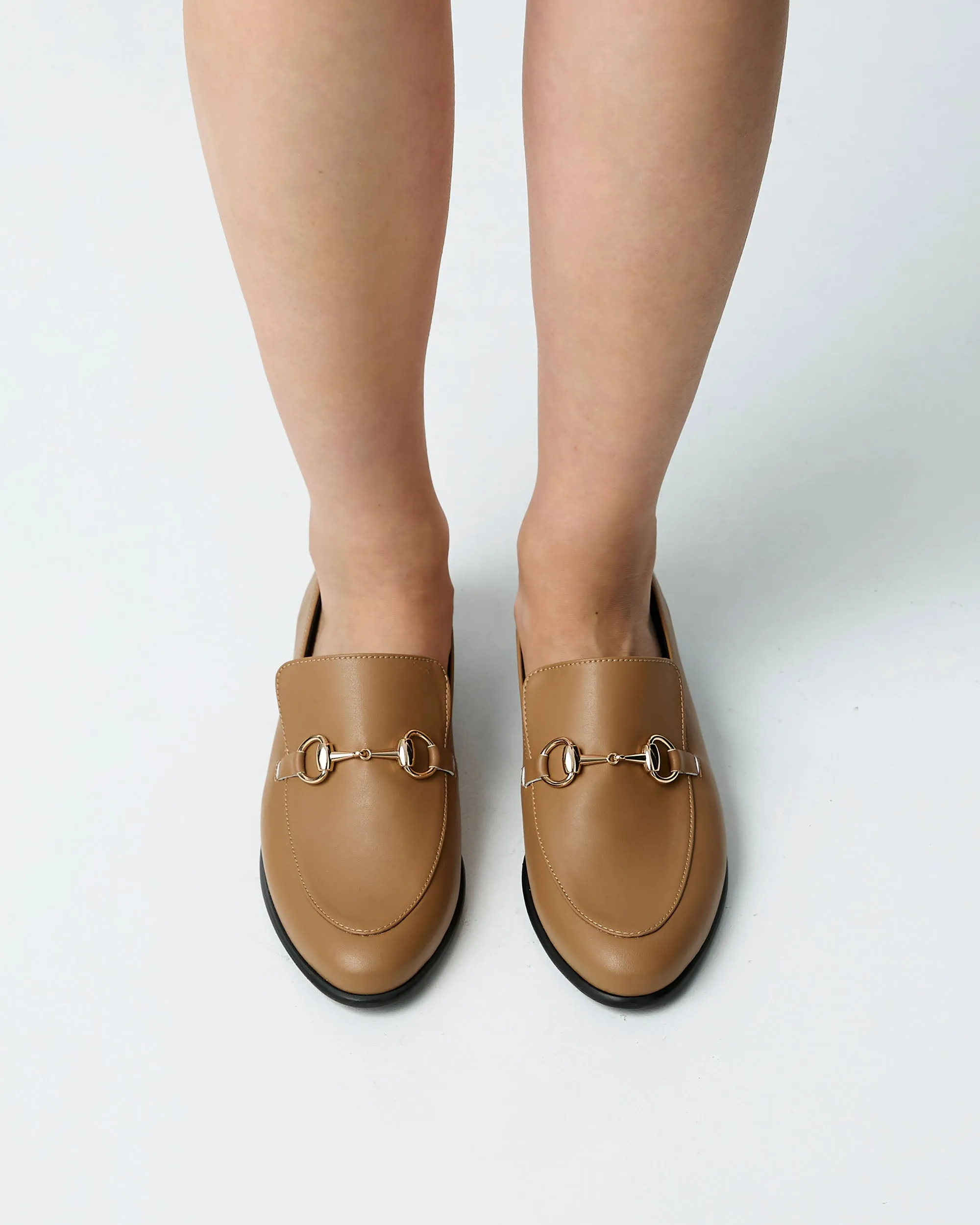 Shiv Loafers beige women's moccasins