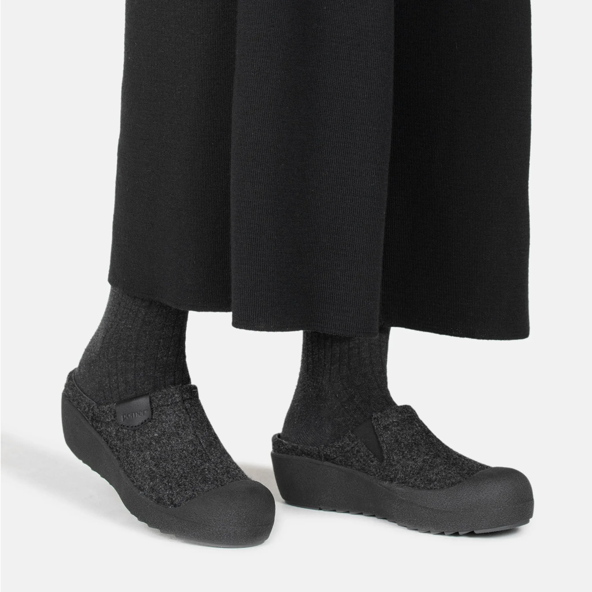 VIIRU Women's felt slip-ons