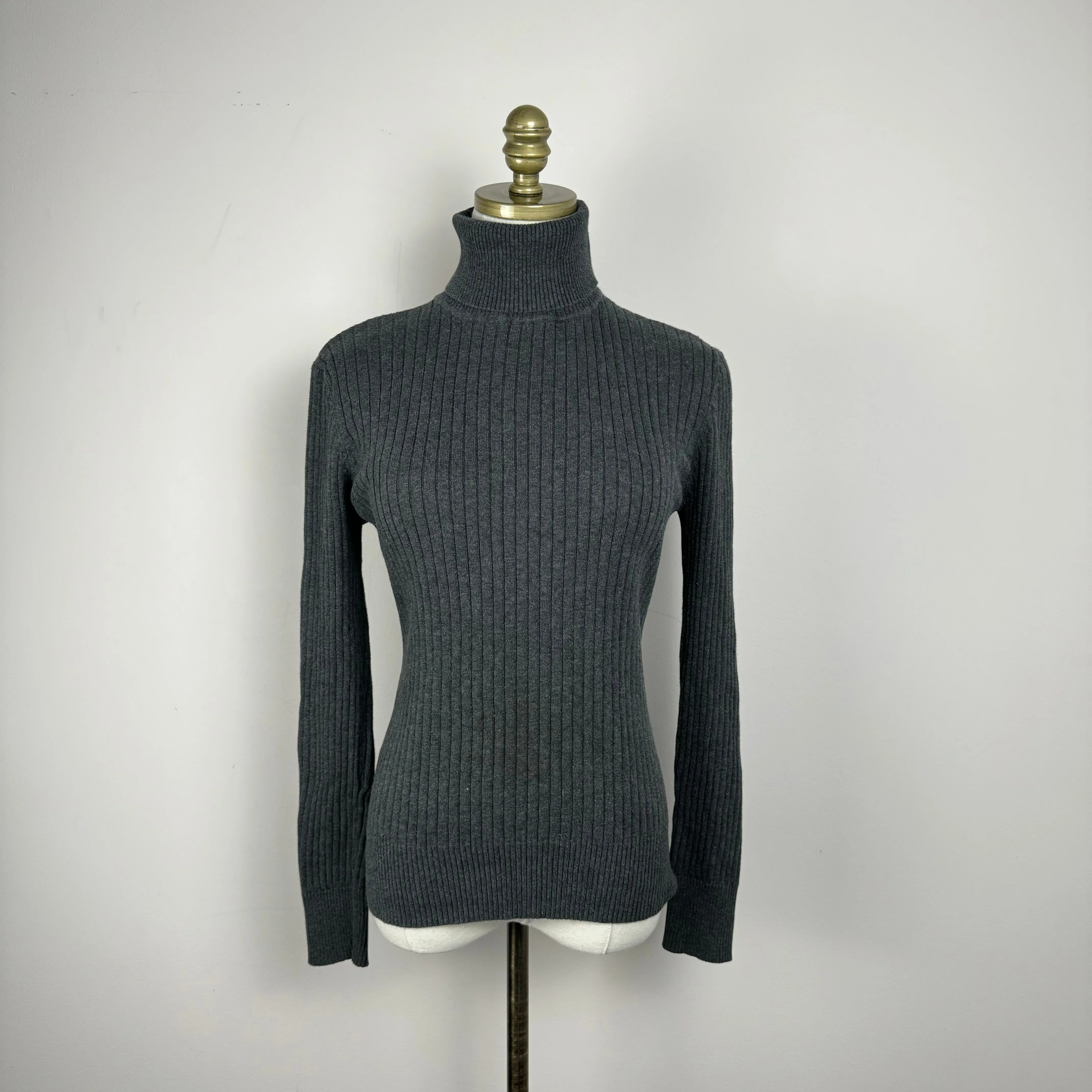 Vintage Fitted Grey Turtleneck Sweater