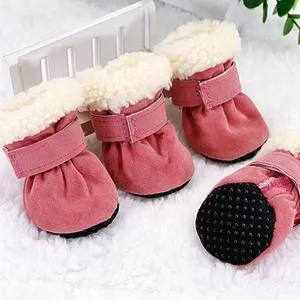 Winter-Ready Paws: Cozy Comfort Meets Durable Protection!