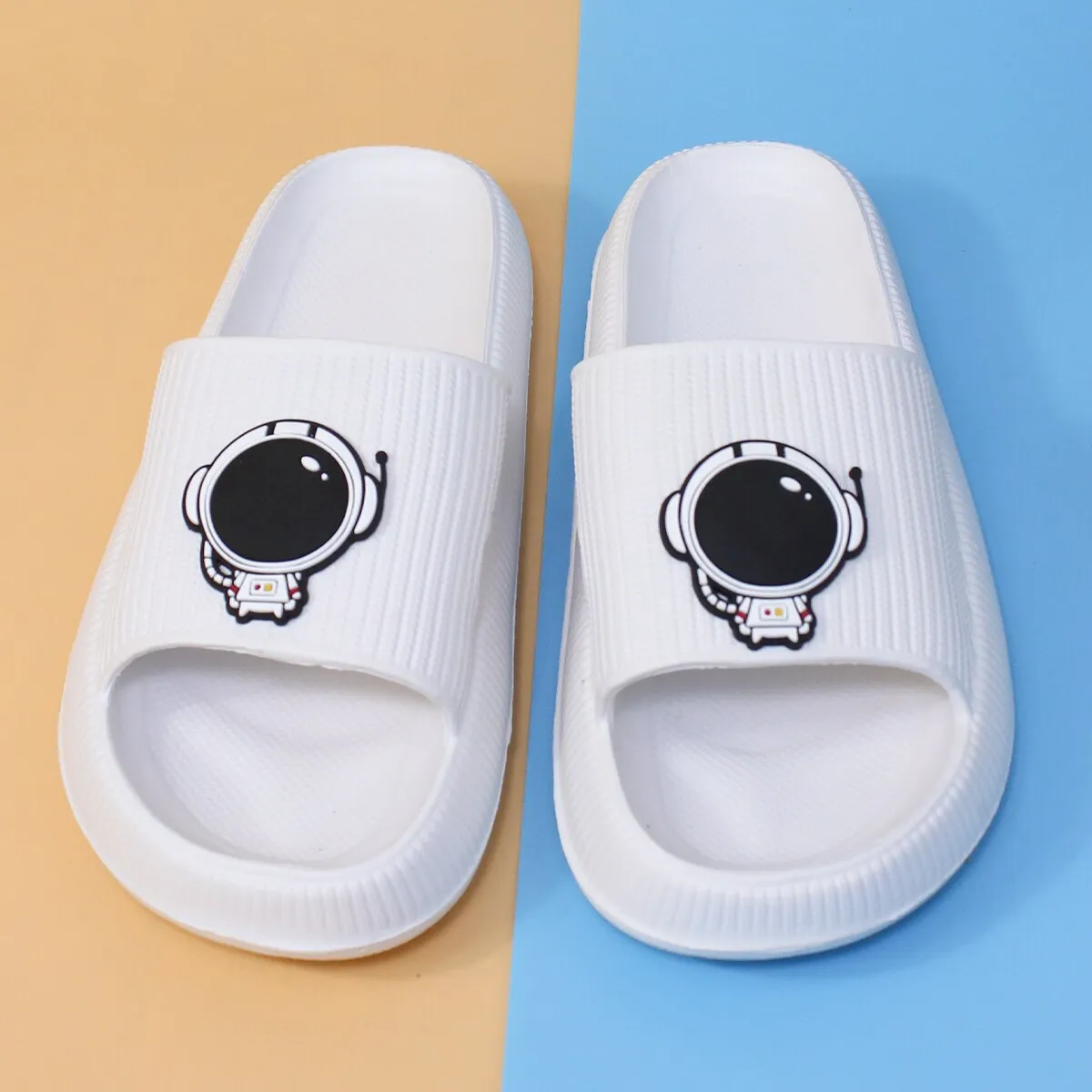 Women Cartoon Bear Decor Beach Slippers