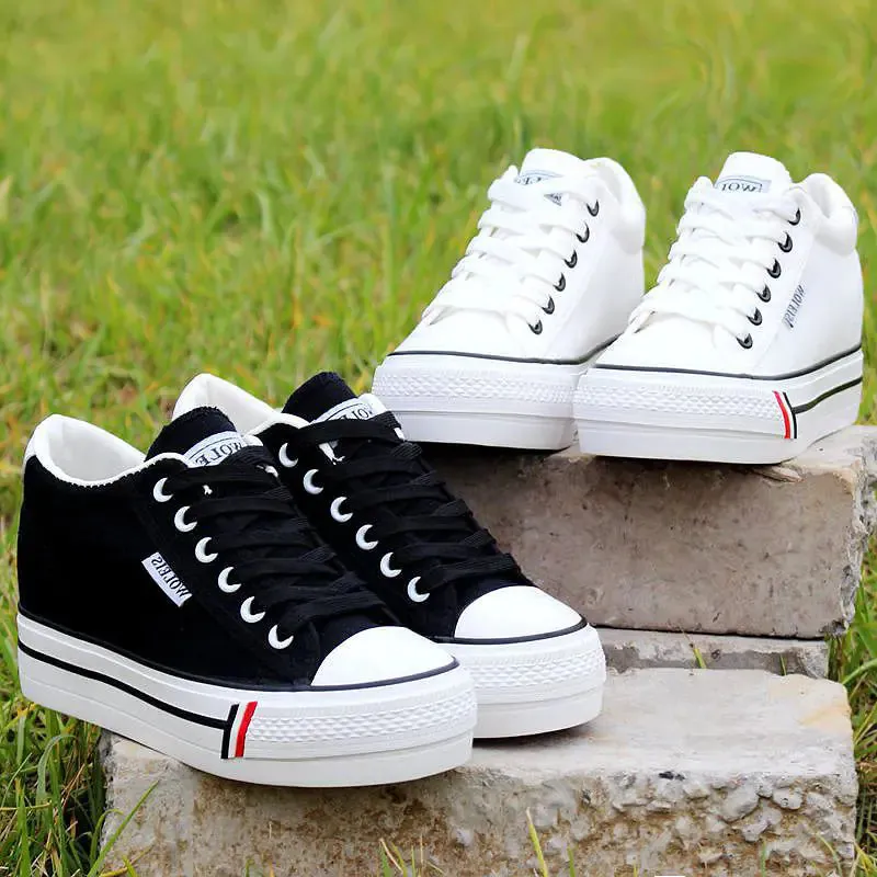 Women's Low Top Canvas Muffin Sole White Shoes